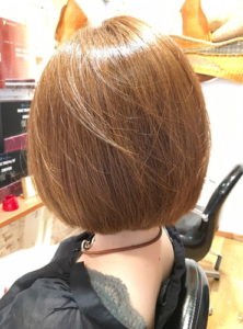 平塚の美容室Le'aのショートヘアの女性モデル